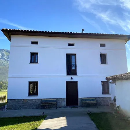 La Casa De Xuncu * Posada De Llanes