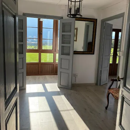 La Casa De Xuncu * Posada De Llanes